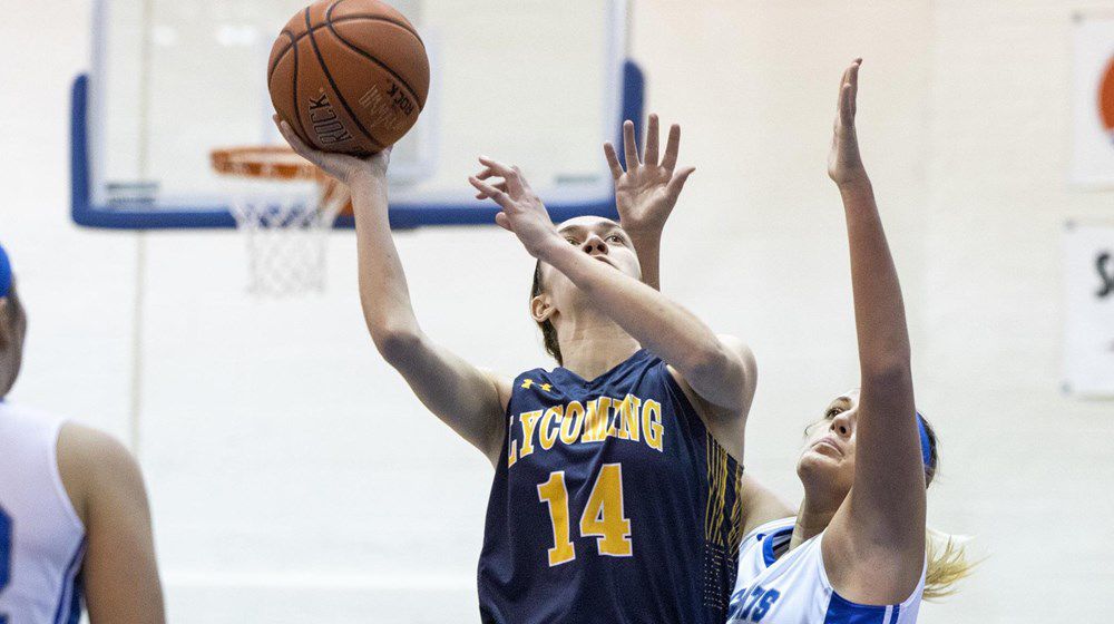 Women's Basketball - Lutz earns MAC Commonwealth Player of the Week honors